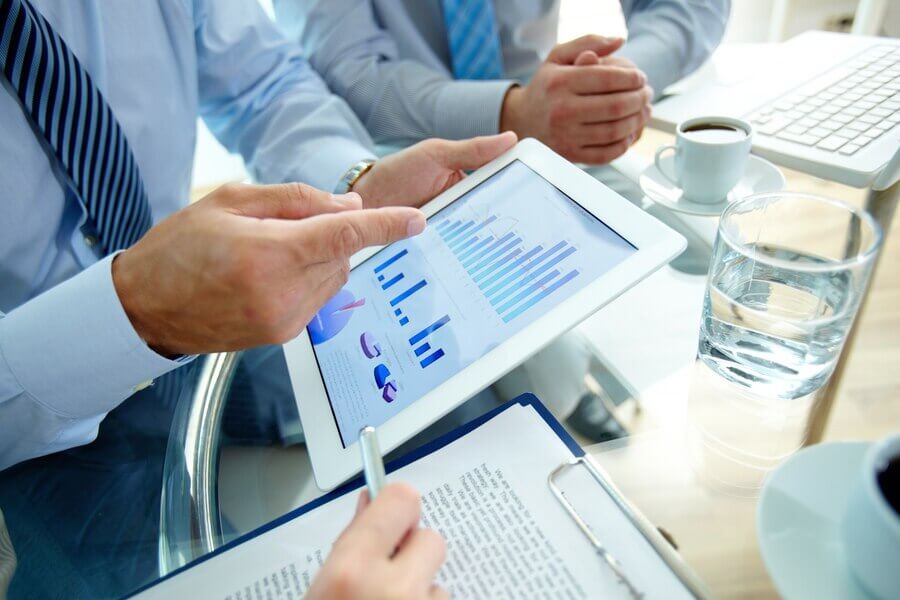 close-up-executive-pointing-graph_1098-3905 (1)